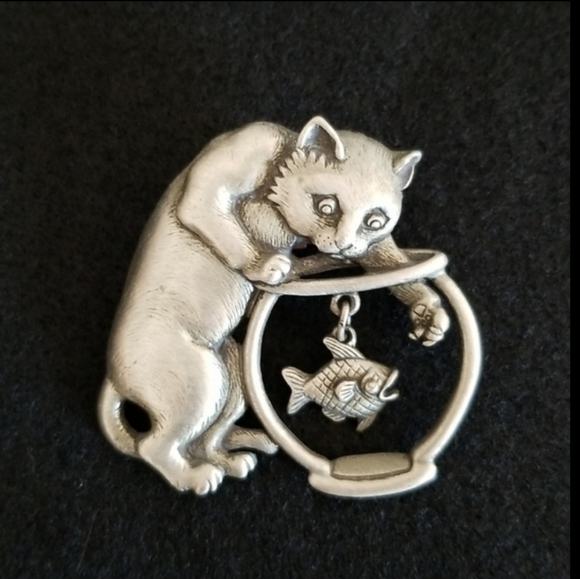 ๐ฑ Y2K KITTY AND FISH BROOCH ๐ฑ - Picture 4 of 4